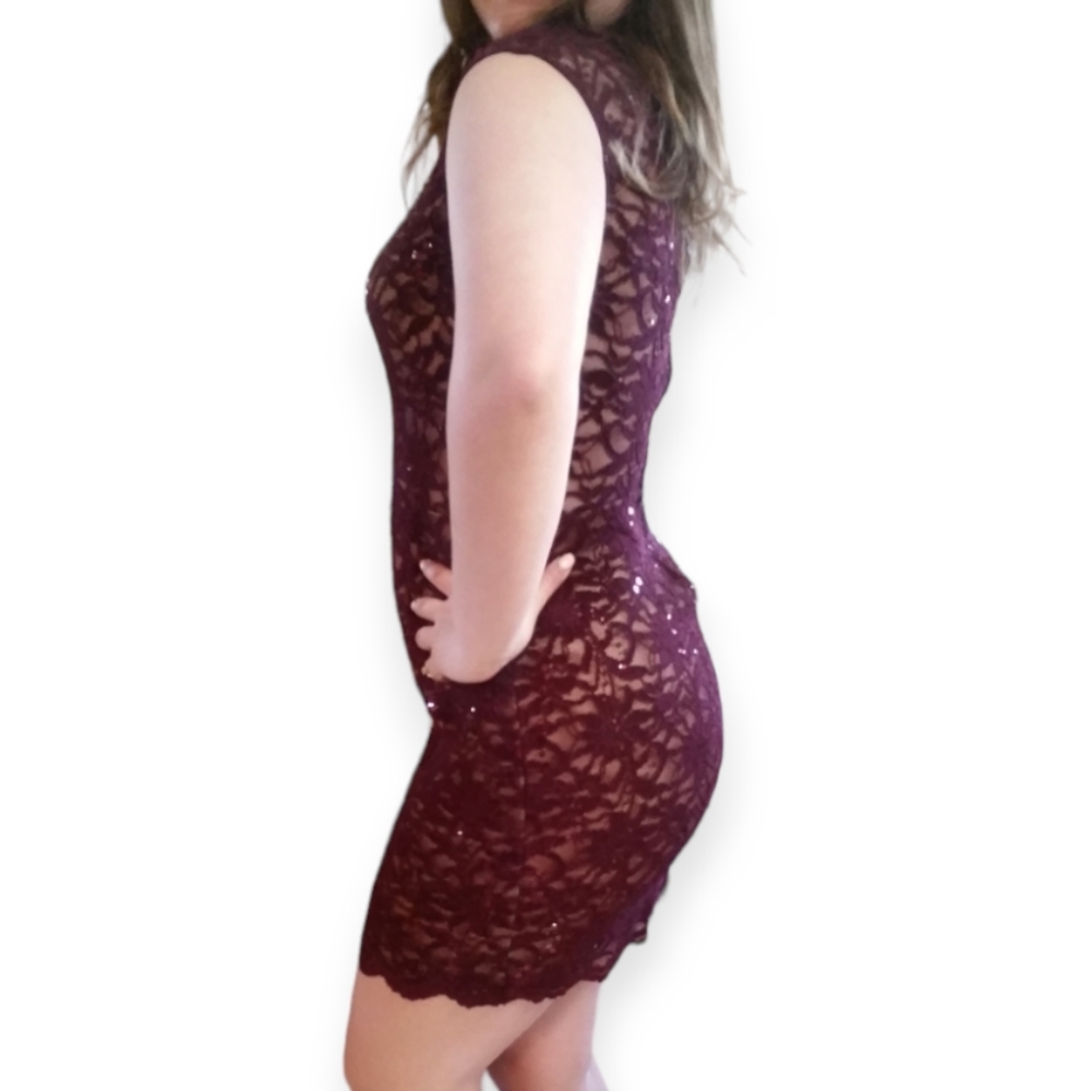 B Darlin Sleeveless Mock Turtleneck Dress Sequin Wine Size 13/14 Juniors